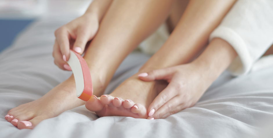 causes of thick toenails